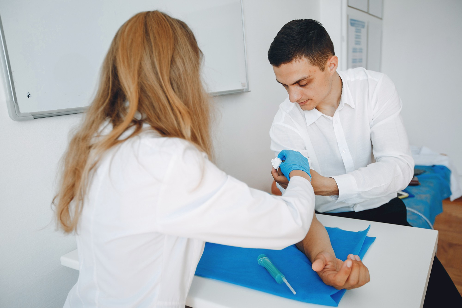 Medical Phlebotomy Technician Training in Sugarland